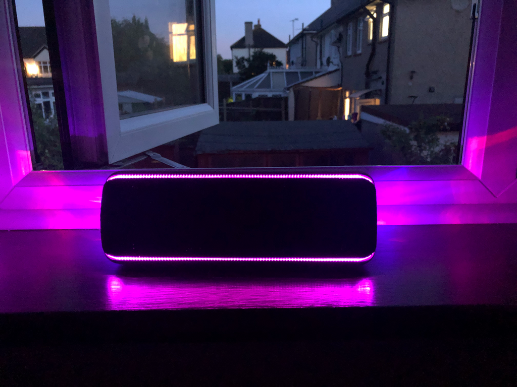 The Sony SRS-XB32 speaker in practice. Check it out!
